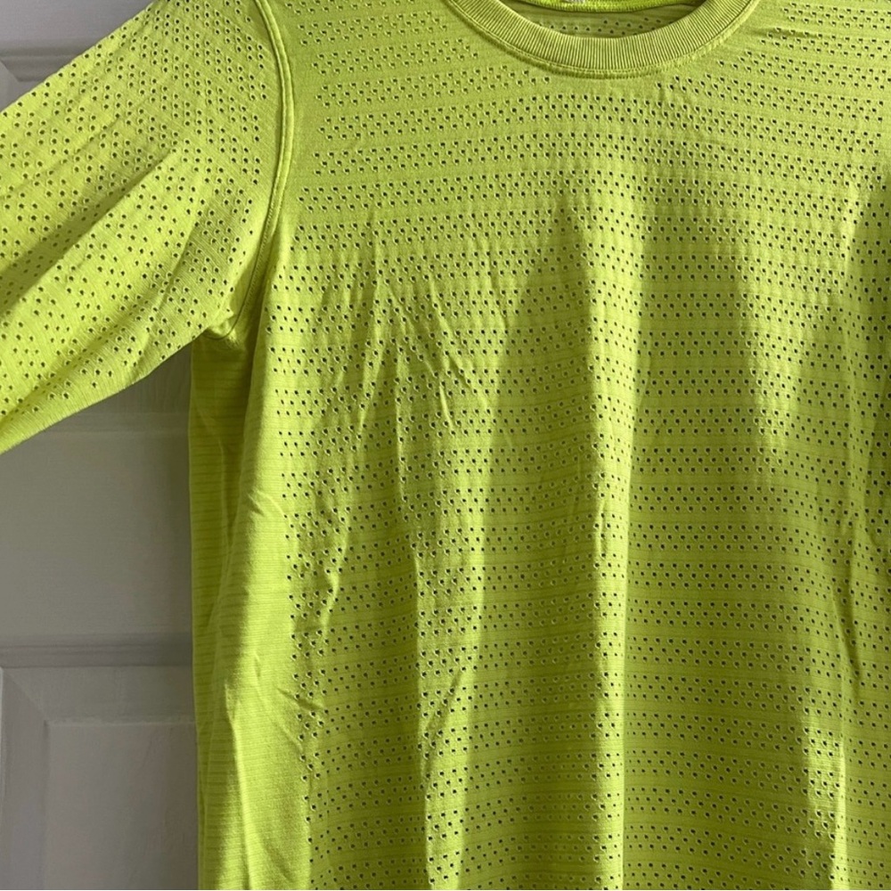 Lululemon Swiftly Breath Long Sleeve highlight yellow